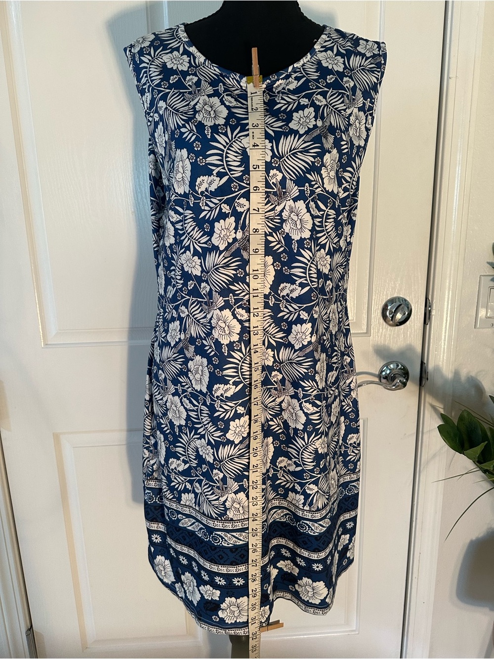Navy Blue & White Floral Sleeveless Dress. Size XL - Picture 5 of 7